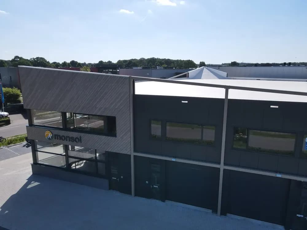 Bedrijfspand Monsol