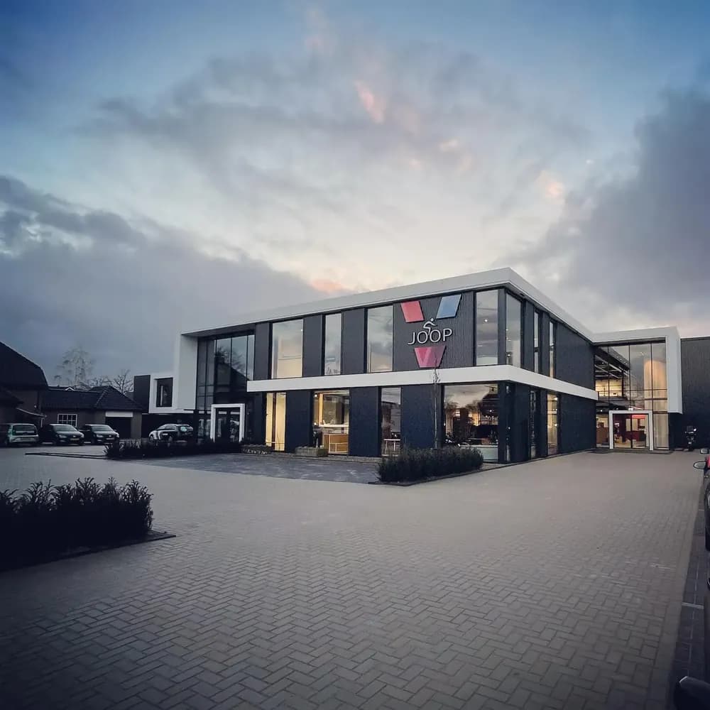 Bedrijfspand van Joop